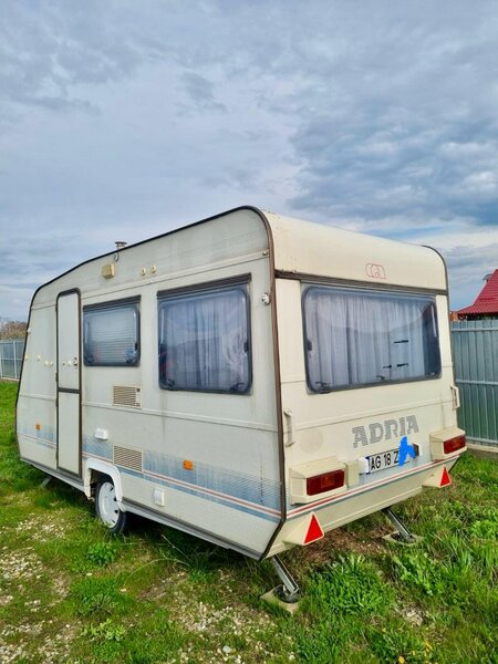 Rulota Adria Optima 440 Europeana 2 zone dormit inmatriculata